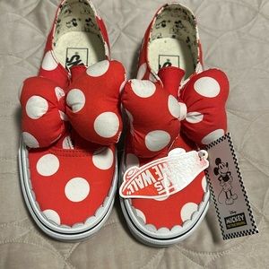Vans Disney Minnie Bow shoes size 7 brand new
